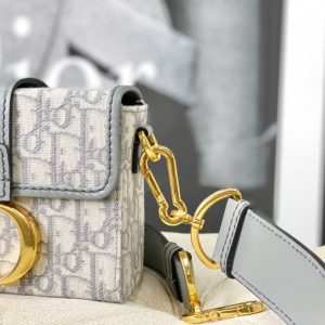 20230511_i1683772942_6627_5_jpg MONTAIGNE 19 HANDBAG IN GREY CALFSKIN