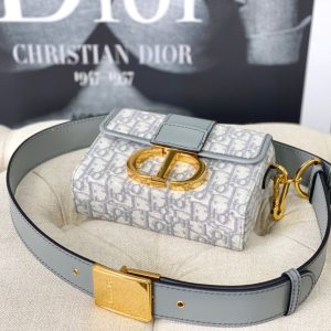 20230511_i1683772942_7370_4_jpg MONTAIGNE 19 HANDBAG IN GREY CALFSKIN