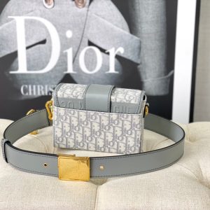 20230511_i1683772942_7585_2_jpg MONTAIGNE 19 HANDBAG IN GREY CALFSKIN