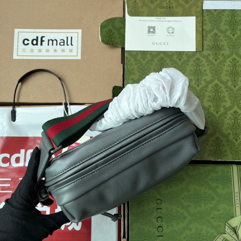 20230514_i1684054028_6093_2_jpg SHOULDER BAG 23 IN GRAY CALFSKIN