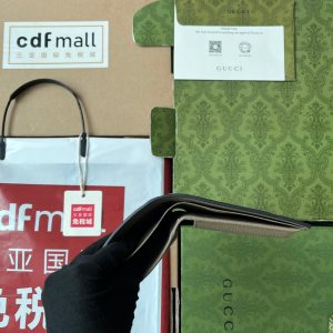 20230518_i1684393726_3429_8_jpg WALLET 11 IN MOSS GREEN EMBOSSED CALFSKIN