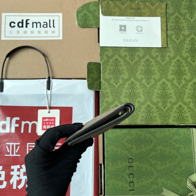 20230518_i1684393726_4008_4_jpg WALLET 11 IN MOSS GREEN EMBOSSED CALFSKIN