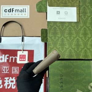 20230518_i1684393726_9786_3_jpg WALLET 11 IN MOSS GREEN EMBOSSED CALFSKIN