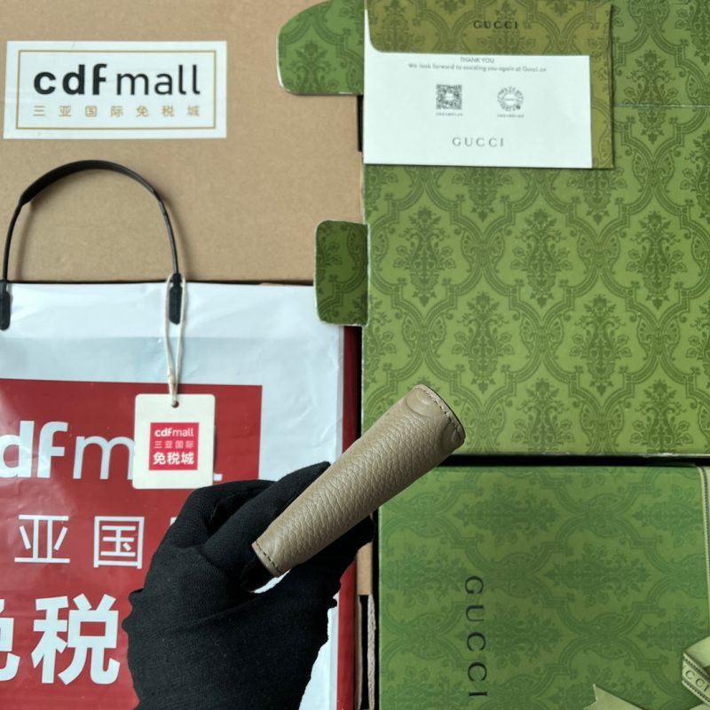 20230518_i1684393726_9786_3_jpg WALLET 11 IN MOSS GREEN EMBOSSED CALFSKIN