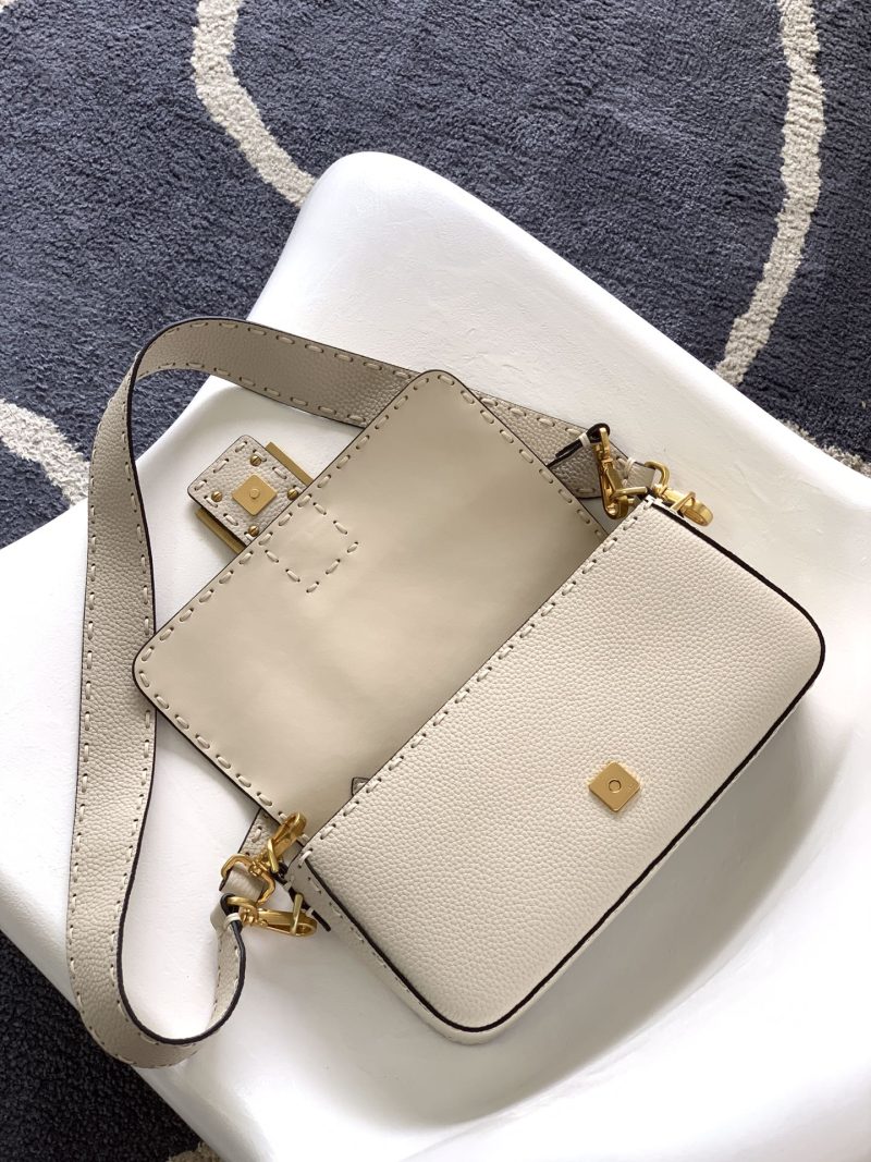 Fendi Baguette 27 Bag Beige Calfskin Ghw