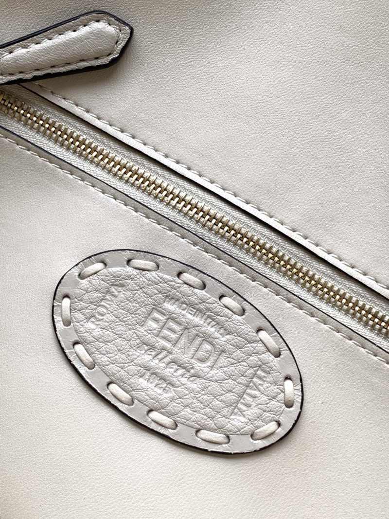 Fendi Baguette 27 Bag Beige Calfskin Ghw