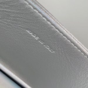 20230522_i1684737447_4379_8_jpg LADY 21 CHAIN BAG IN SILVER LAMBSKIN