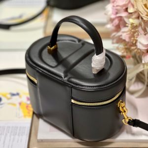 CARO SMALL 20 VANITY CASE IN BLACK SMOOTH LAMBSKIN