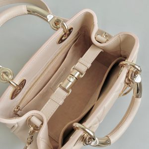LADY 25 HANDBAG IN BEIGE CALFSKIN