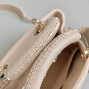 LADY 25 HANDBAG IN BEIGE CALFSKIN