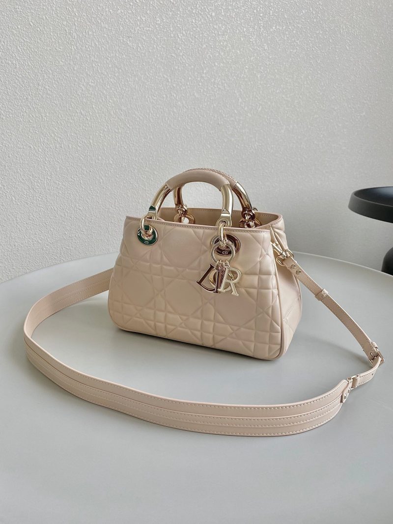 LADY 25 HANDBAG IN BEIGE CALFSKIN