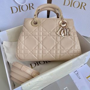 LADY 25 HANDBAG IN BEIGE CALFSKIN