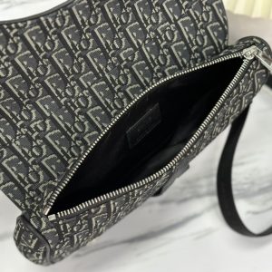 SADDLE 28 BAG IN BLACK OBLIQUE JACQUARD