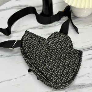 SADDLE 28 BAG IN BLACK OBLIQUE JACQUARD