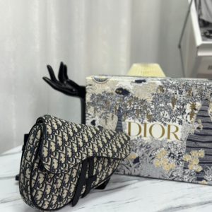 20230603_i1685762518_8955_1_jpg SADDLE 28 BAG IN BEIGE AND BLACK OBLIQUE JACQUARD