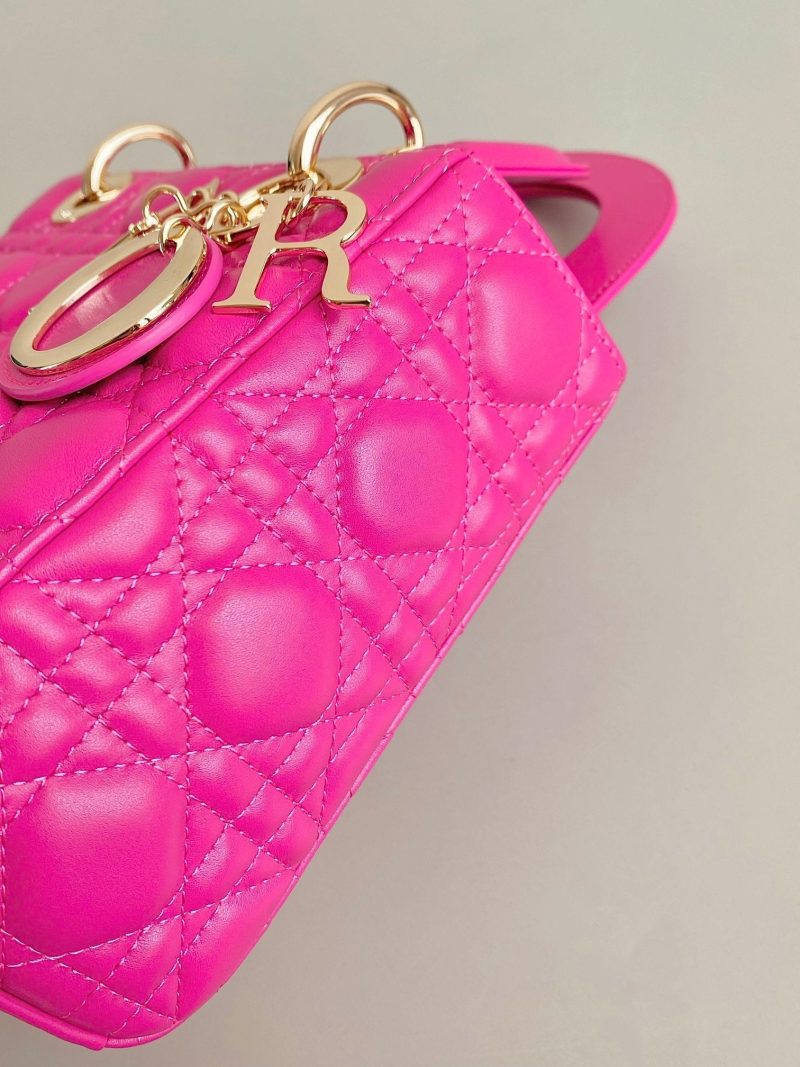 20230616_i1686909091_6035_2_jpg MEDIUM LADY 20 HANDBAG IN HOT PINK LAMBSKIN