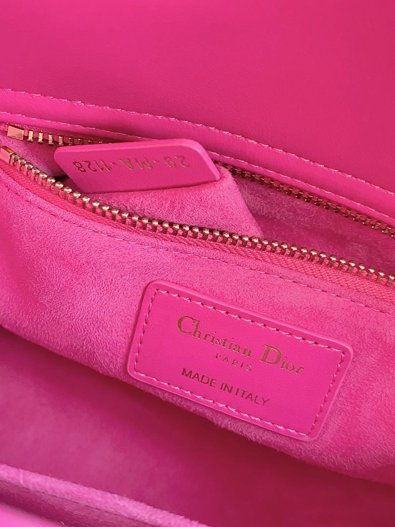 20230616_i1686909091_7179_7_jpg MEDIUM LADY 20 HANDBAG IN HOT PINK LAMBSKIN