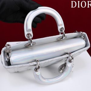 20230620_a1687199834272_2473_jpg medium lady d-joy 26 silver metalic lambskin