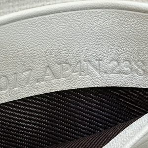 20230623_i1687507596_7659_7_jpg FendiI 19 BAGUETTE BAG IN BLACK MIX WHITE CANVAS WITH GOLD HARDWARE