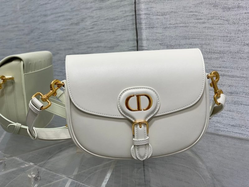 20230625_i1687704700_206_1_jpg MEDIUM CD BOBBY 22CM WHITE CALFSKIN GOLD HARDWARE