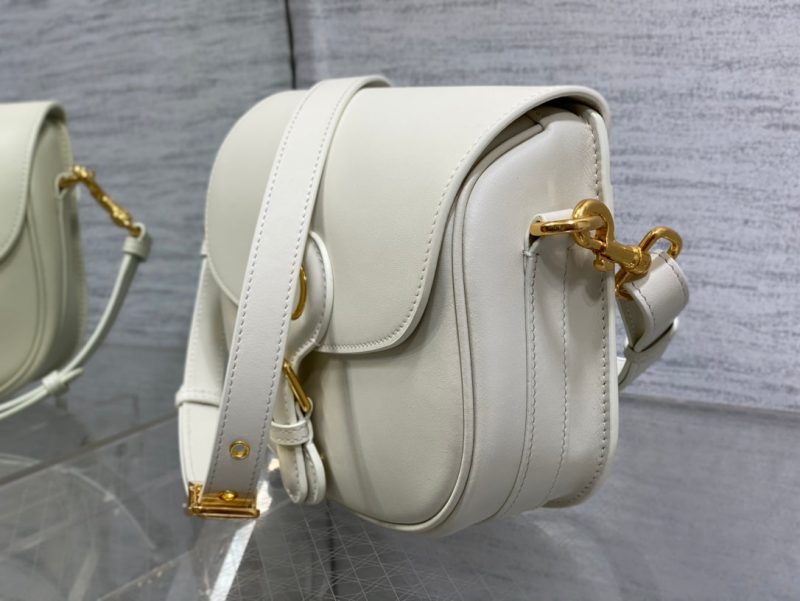 20230625_i1687704700_2390_4_jpg MEDIUM CD BOBBY 22CM WHITE CALFSKIN GOLD HARDWARE