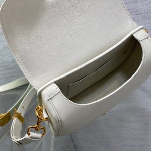 20230625_i1687704700_8848_7_jpg MEDIUM CD BOBBY 22CM WHITE CALFSKIN GOLD HARDWARE