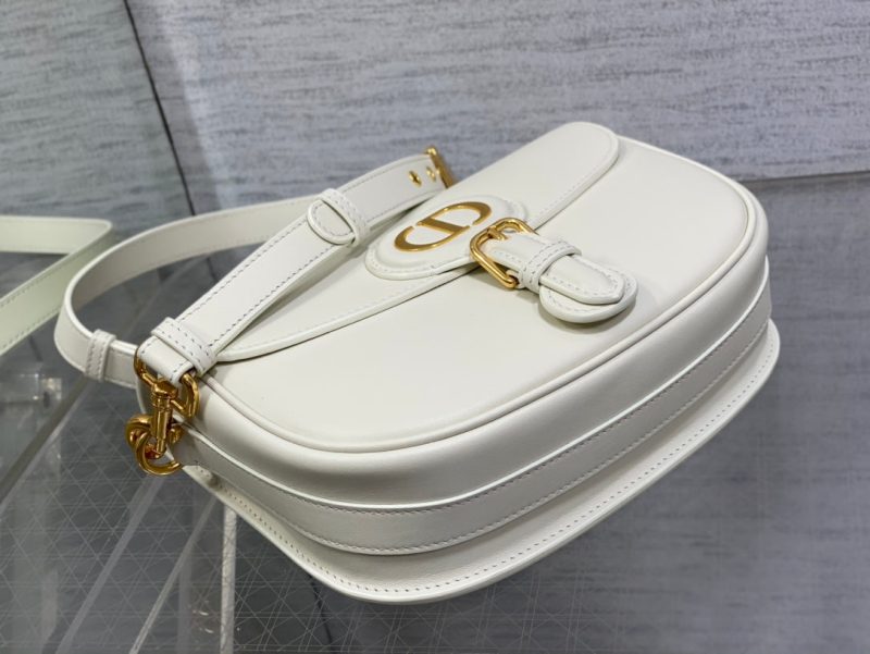 20230625_i1687704700_9185_6_jpg MEDIUM CD BOBBY 22CM WHITE CALFSKIN GOLD HARDWARE