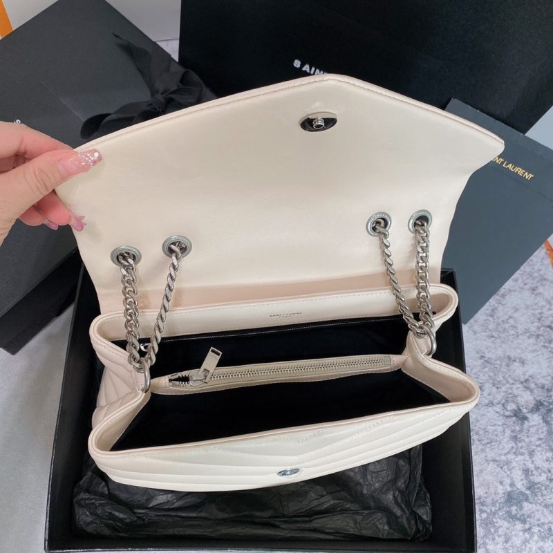 20230701_i1688201468_6217_8_jpg LOULOU MEDIUM 32 WHITE QUILTED LEATHER SILVER HARDWARE