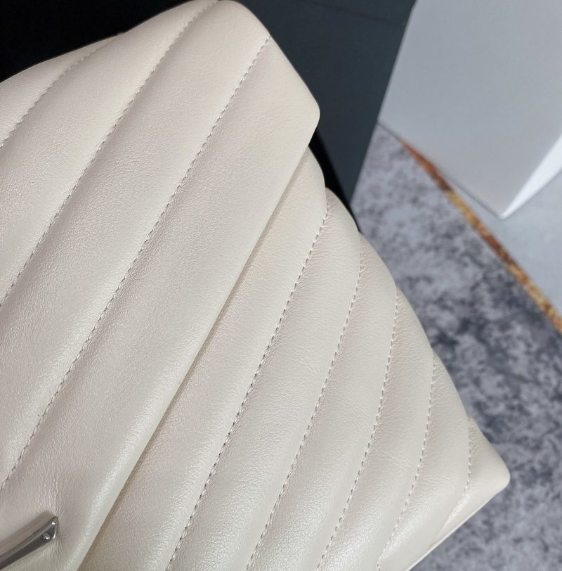 20230701_i1688201468_9856_5_jpg LOULOU MEDIUM 32 WHITE QUILTED LEATHER SILVER HARDWARE