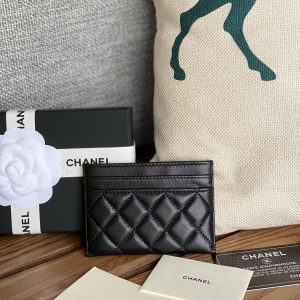 cc boy 11cm card holder black lambskin gold hardware