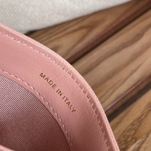 20230713_i1689229961_1323_8_jpg_00f5766d-d8e6-4858-a9dd-7bea81e2c840 cc boy 11cm card holder pink caviar gold hardware