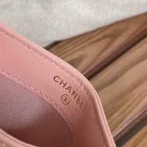 20230713_i1689229961_3046_7_jpg_acd19e6b-0093-41ba-bf36-d187e50f13ef cc boy 11cm card holder pink caviar gold hardware