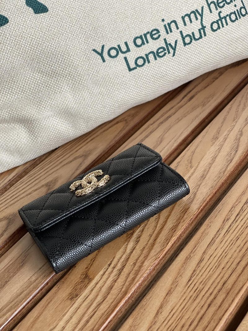20230713_i1689238771_8182_2_jpg_3d31197b-288c-4fc6-9b6d-074622fe7449 cc small wallet 11cm black caviar light gold hardware