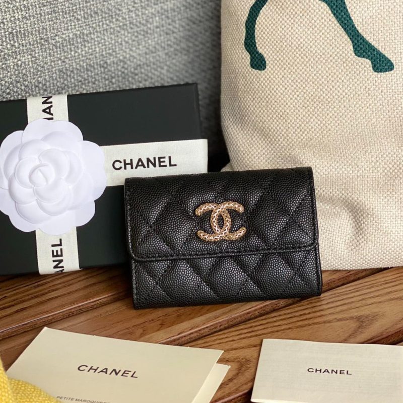 20230713_i1689238771_8263_0_jpg_9609767d-31e6-4b68-8588-441fac515b21 cc small wallet 11cm black caviar light gold hardware