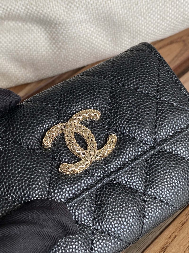 20230713_i1689238771_8949_5_jpg_8f7dae3c-8ccb-46de-8215-00b209eb2f8b cc small wallet 11cm black caviar light gold hardware