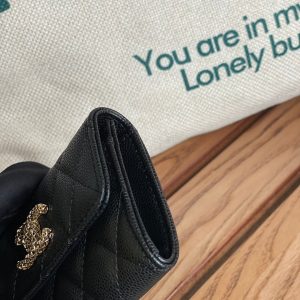 20230713_i1689238771_9700_3_jpg_2c584da3-7701-444e-95f5-24c75a9b1313 cc small wallet 11cm black caviar light gold hardware