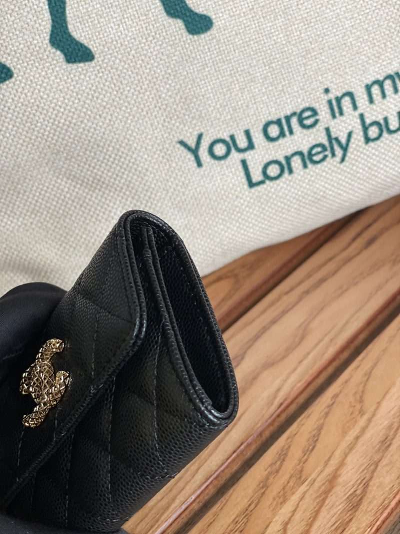 20230713_i1689238771_9700_3_jpg_2c584da3-7701-444e-95f5-24c75a9b1313 cc small wallet 11cm black caviar light gold hardware