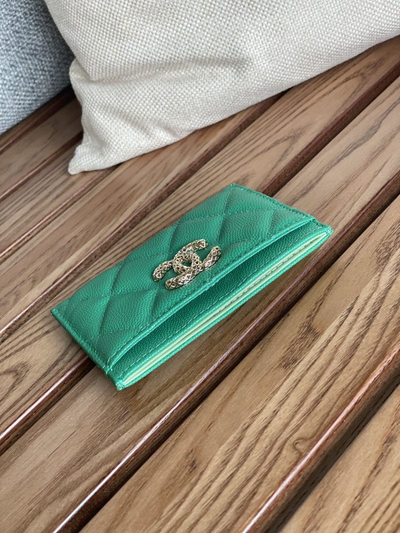 20230717_i1689563946_1363_2_jpg_475777de-1b52-46f8-9b0f-37a9ddfa0147 cc card holder 10cm dark green caviar