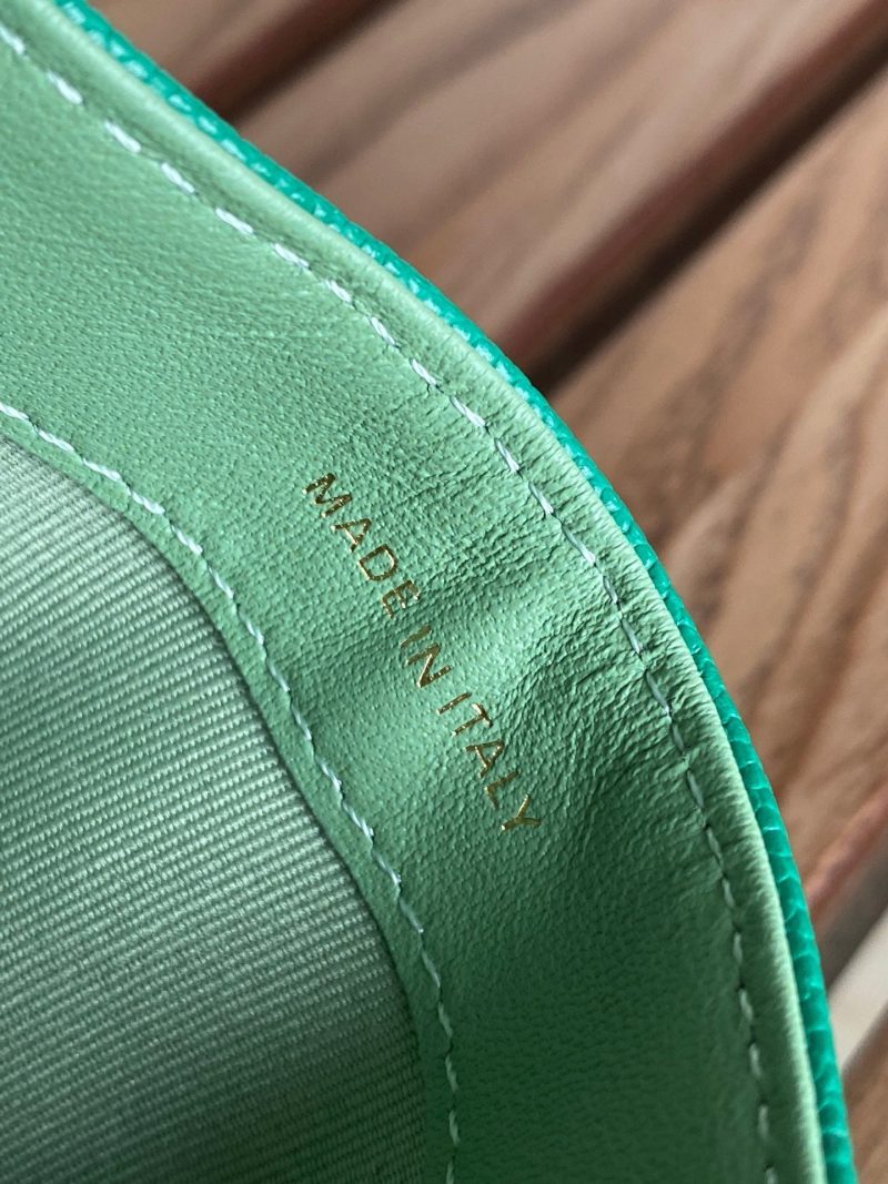 20230717_i1689563946_9416_8_jpg_305943c8-72e2-4372-bf43-a6fc534063f5 cc card holder 10cm dark green caviar