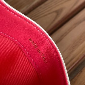 20230717_i1689563990_7817_8_jpg_bae8a4d6-0682-4a15-ab96-bfeabd0b297a cc card holder 10cm white caviar