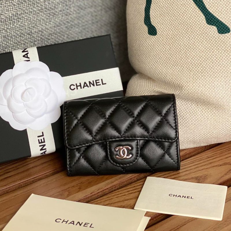 20230717_i1689589073_8524_0_jpg_d5fdb172-1a31-4482-9772-ffbd3750695a cc small wallet 11cm black lambskin silver hardware