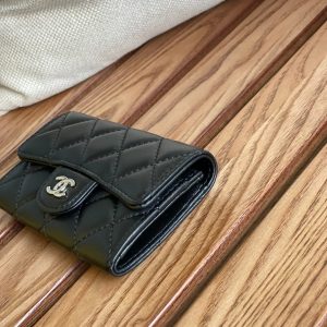 20230717_i1689589073_9917_3_jpg_c78f3eb8-bbd3-4eab-9889-3277cf691061 cc small wallet 11cm black lambskin silver hardware