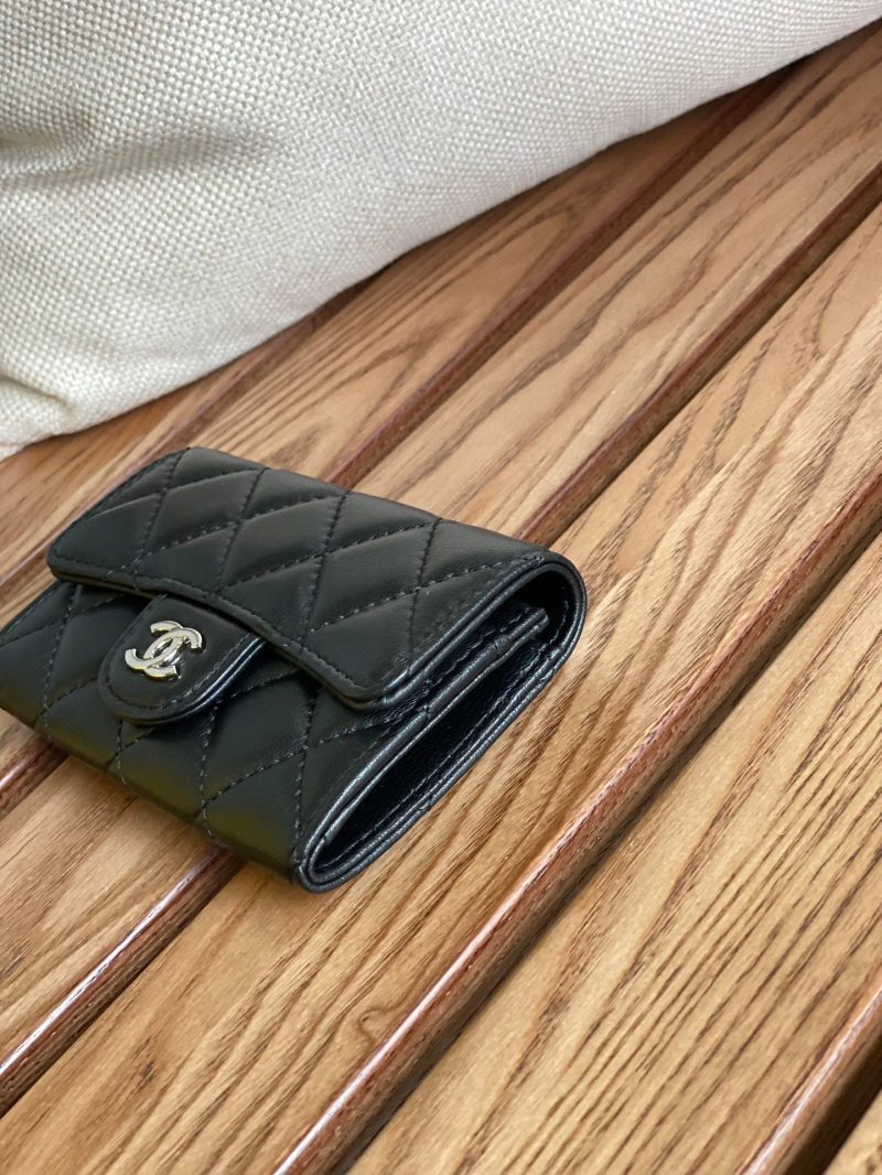 20230717_i1689589073_9917_3_jpg_c78f3eb8-bbd3-4eab-9889-3277cf691061 cc small wallet 11cm black lambskin silver hardware