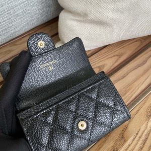20230717_i1689589168_2718_6_jpg_8bf3b74a-a4bd-40a4-8654-6f2f6a560b53 cc small wallet 11cm black caviar gold hardware