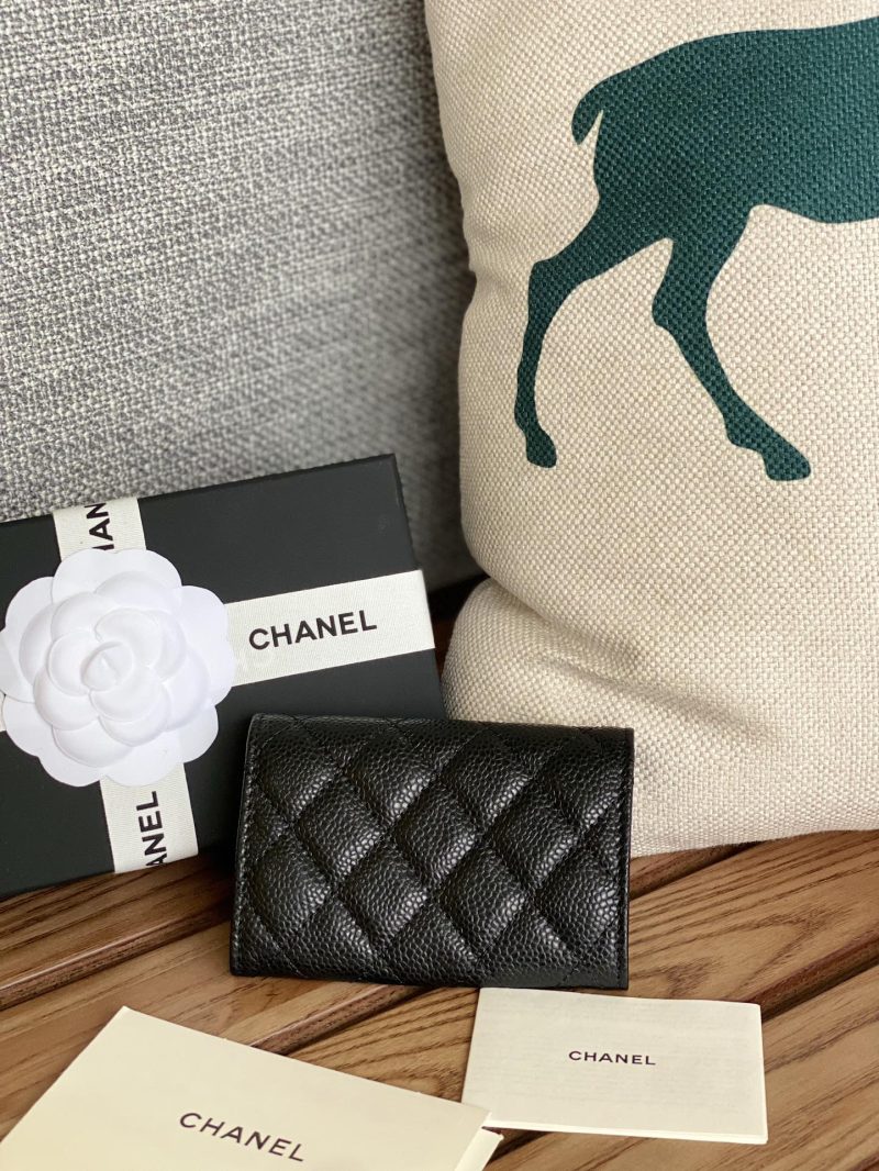 20230717_i1689589168_9309_1_jpg_500f75e6-95eb-444f-b12b-89fbbd550542 cc small wallet 11cm black caviar gold hardware