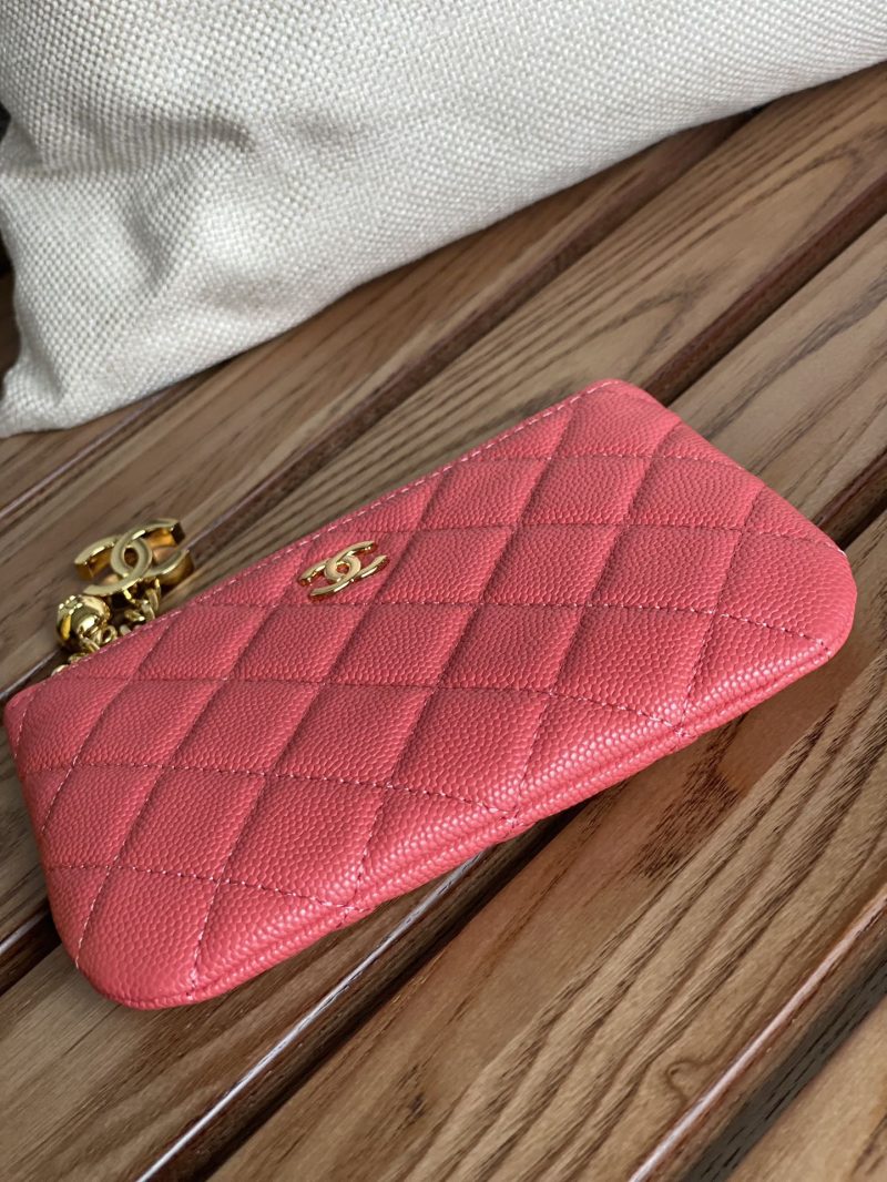 20230719_i1689737521_1489_3_jpg_d33518c2-04ce-445d-90d2-edc11e9ef85f cc zipped wallet 14cm light red caviar gold hardware