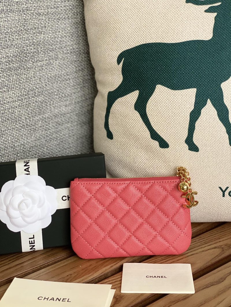 20230719_i1689737521_2004_1_jpg_df8ecd23-ae7b-406a-9d0f-650a19b3f031 cc zipped wallet 14cm light red caviar gold hardware