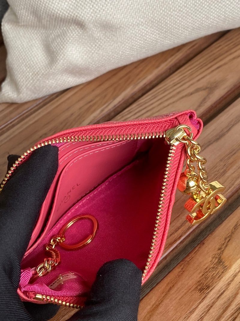 20230719_i1689737521_6578_6_jpg_934a578d-8561-443f-b9a3-fe0492e2d1f7 cc zipped wallet 14cm light red caviar gold hardware