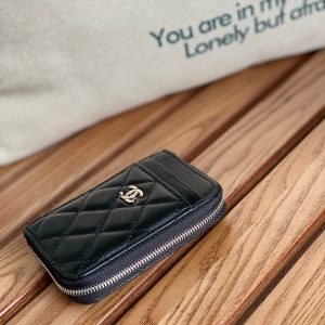 CC 22A Zippy Coin Purse Black Sheepskin Sliver Steel 223918