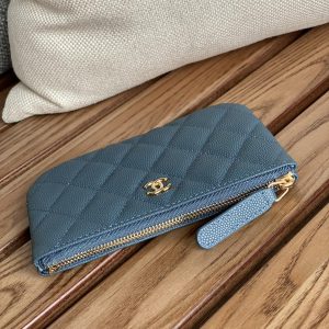 20230722_i1690016475_3154_2_jpg_97b88931-f28f-4d0c-8e0c-989533bd81e2 cc zipped wallet 15 dark cloud blue caviar gold hardware